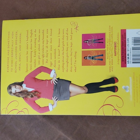 Pretty Little Liars Books by Sara Shepard - Picture 3 of 4